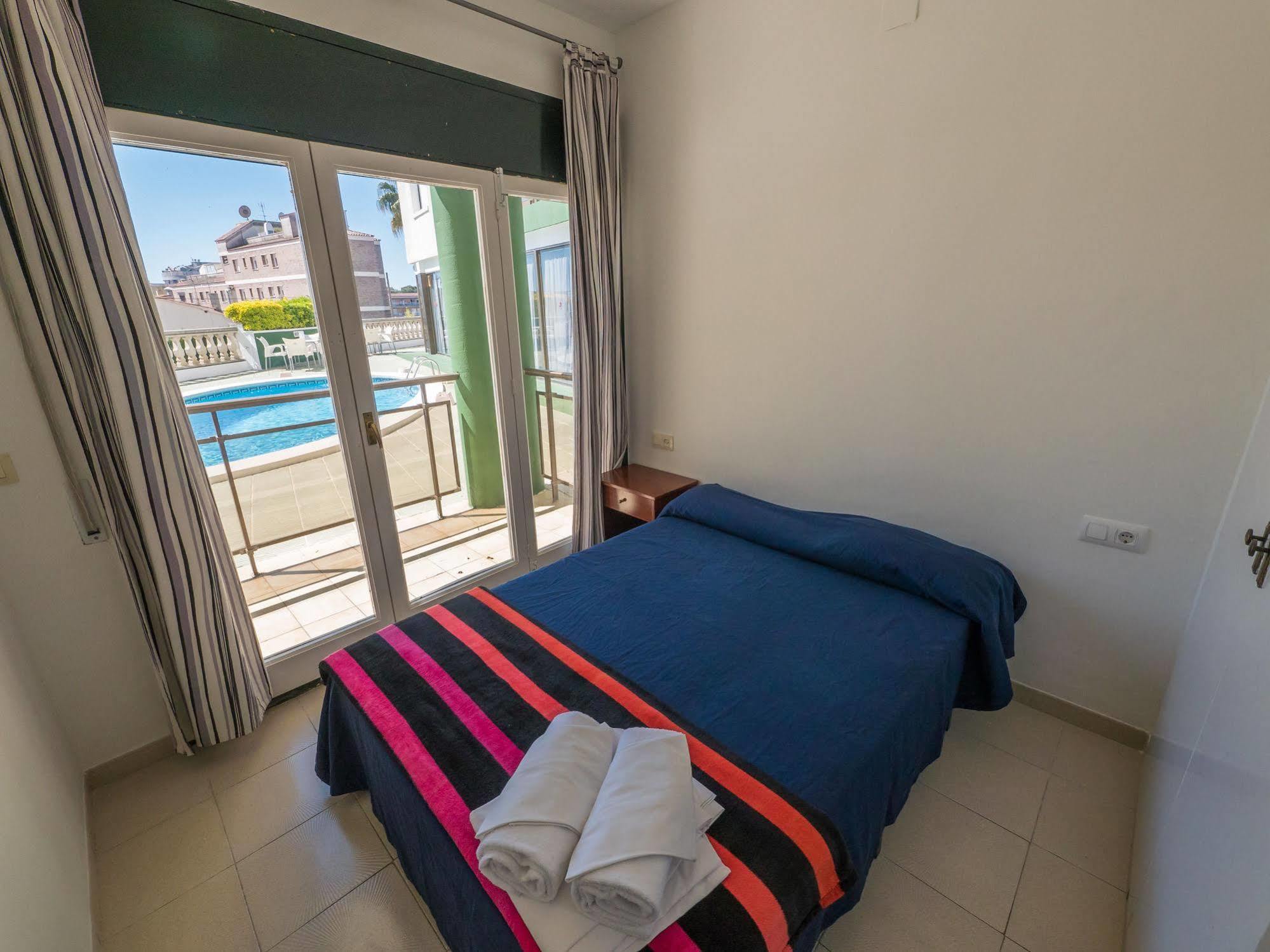 Apartamentos Ar Melrose Place Lloret de Mar Exterior photo